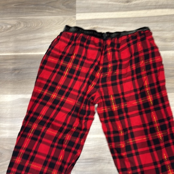 Victoria's Secret Red and Black Plaid Capri PJ pants size large - Picture 8 of 8